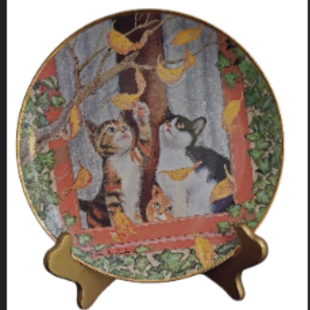 Franklin Mint Fall Frolic Cat Plate